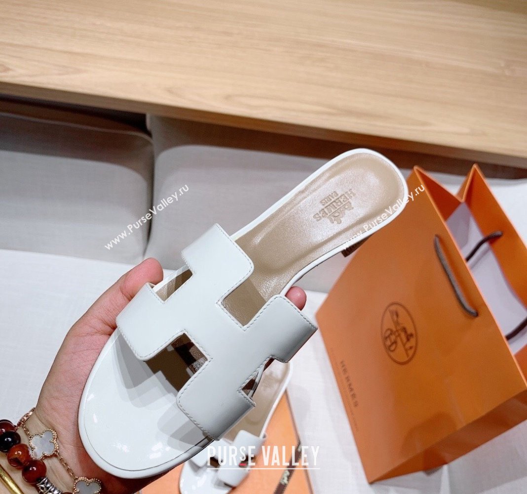 Hermes Oasis Heel Slide Sandals in Patent Calfskin White 2024 0426 (MD-240426006)