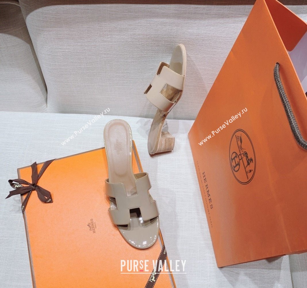 Hermes Oasis Heel Slide Sandals in Patent Calfskin Grey 2024 0426 (MD-240426007)