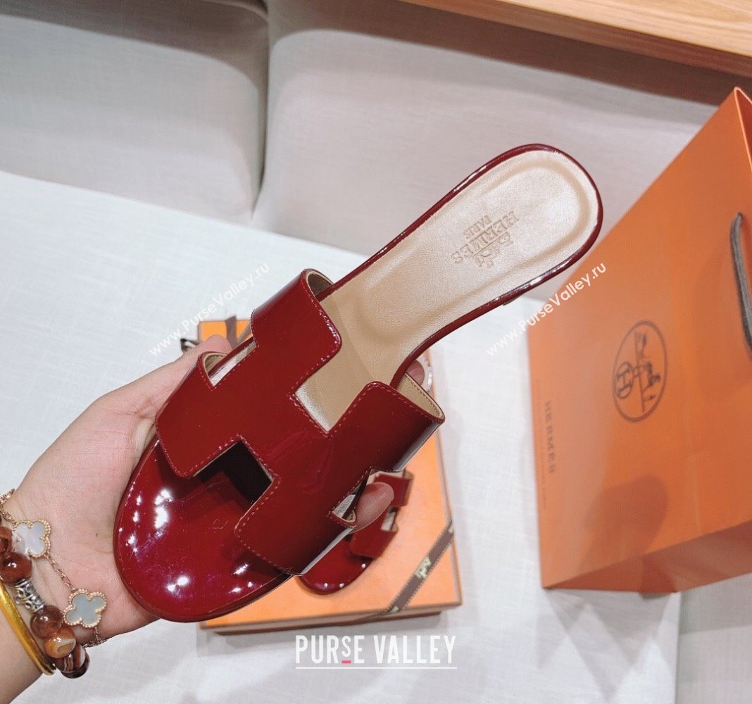 Hermes Oasis Heel Slide Sandals in Patent Calfskin Burgundy 2024 0426 (MD-240426011)