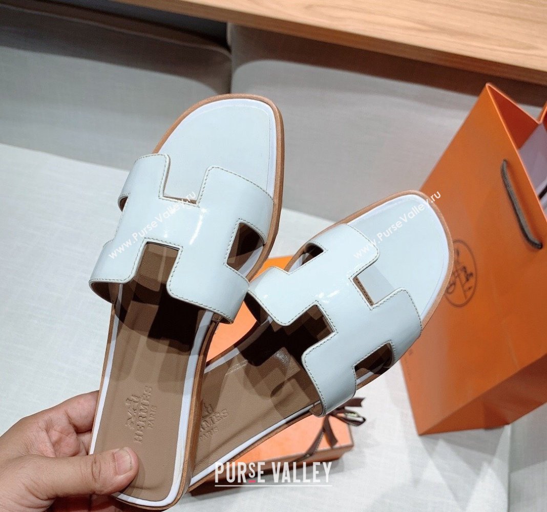 Hermes Oran Flat Slide Sandals in Patent Calfskin White 2024 0426 (MD-240426018)