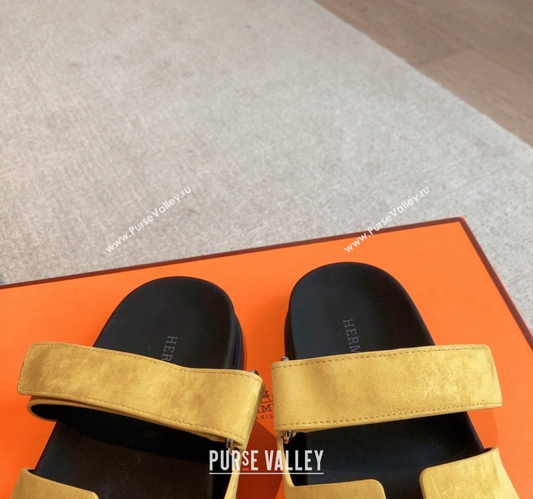Hermes Chypre Flat Sandals in Suede Yellow 2024 042512 (XC-240425159)