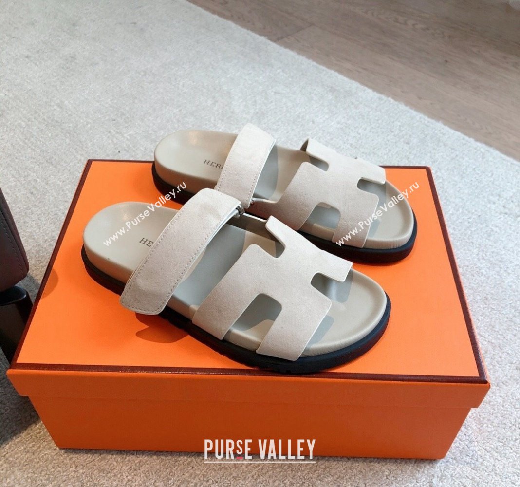 Hermes Chypre Flat Sandals in Suede Light Grey 2024 042516 (XC-240425163)