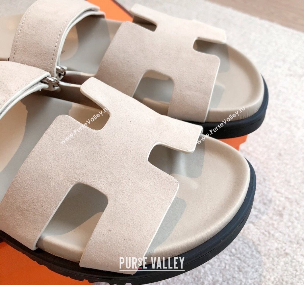 Hermes Chypre Flat Sandals in Suede Light Grey 2024 042516 (XC-240425163)