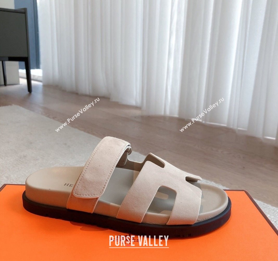 Hermes Chypre Flat Sandals in Suede Light Grey 2024 042516 (XC-240425163)