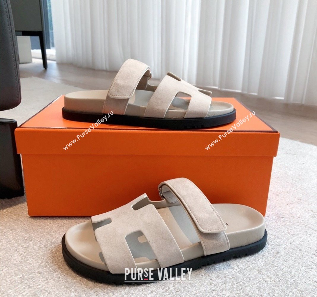 Hermes Chypre Flat Sandals in Suede Light Grey 2024 042516 (XC-240425163)