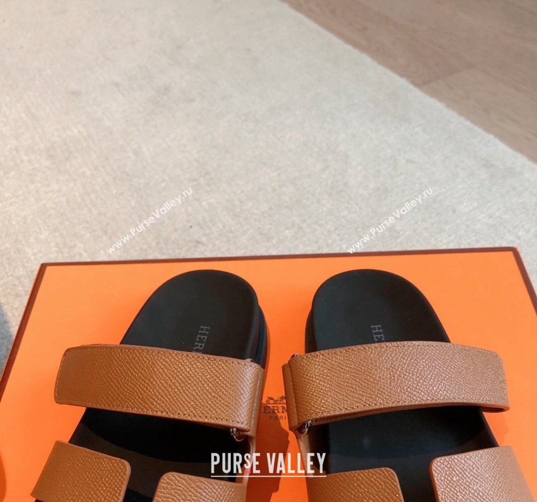 Hermes Chypre Flat Sandals in Palm-Grained Calfskin Brown/Black 2024 04250 (XC-240425164)