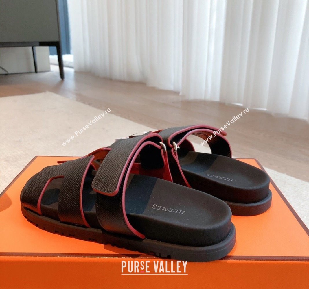 Hermes Chypre Flat Sandals in Palm-Grained Calfskin Black/Red 2024 04250 (XC-240425167)