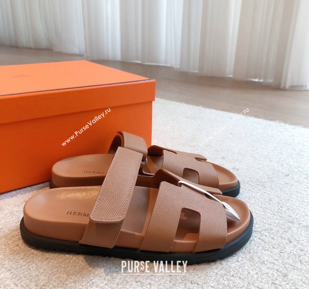 Hermes Chypre Flat Sandals in Palm-Grained Calfskin Brown/Silver 2024 04250 (XC-240425169)