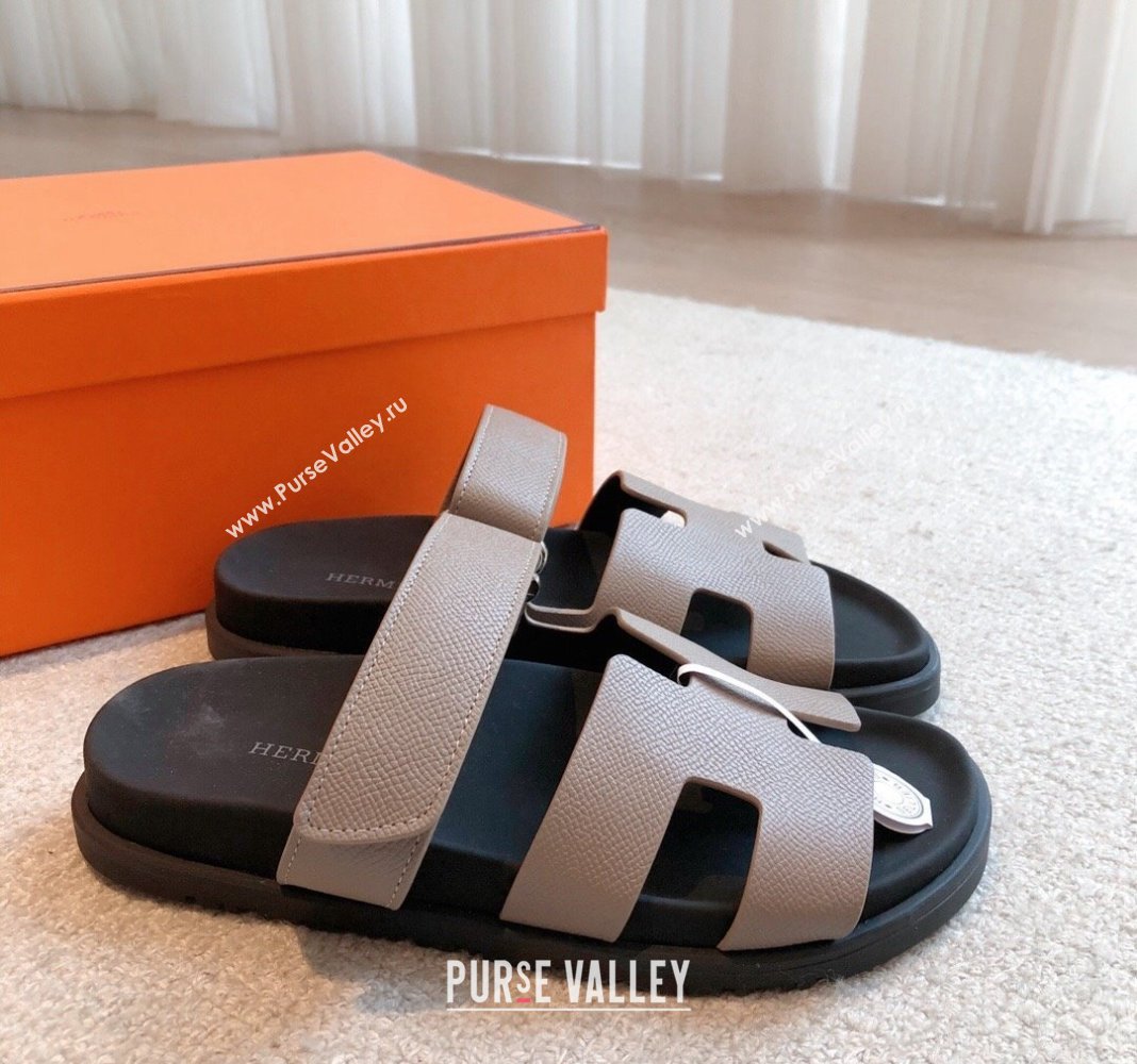 Hermes Chypre Flat Sandals in Palm-Grained Calfskin Grey 2024 04250 (XC-240425171)