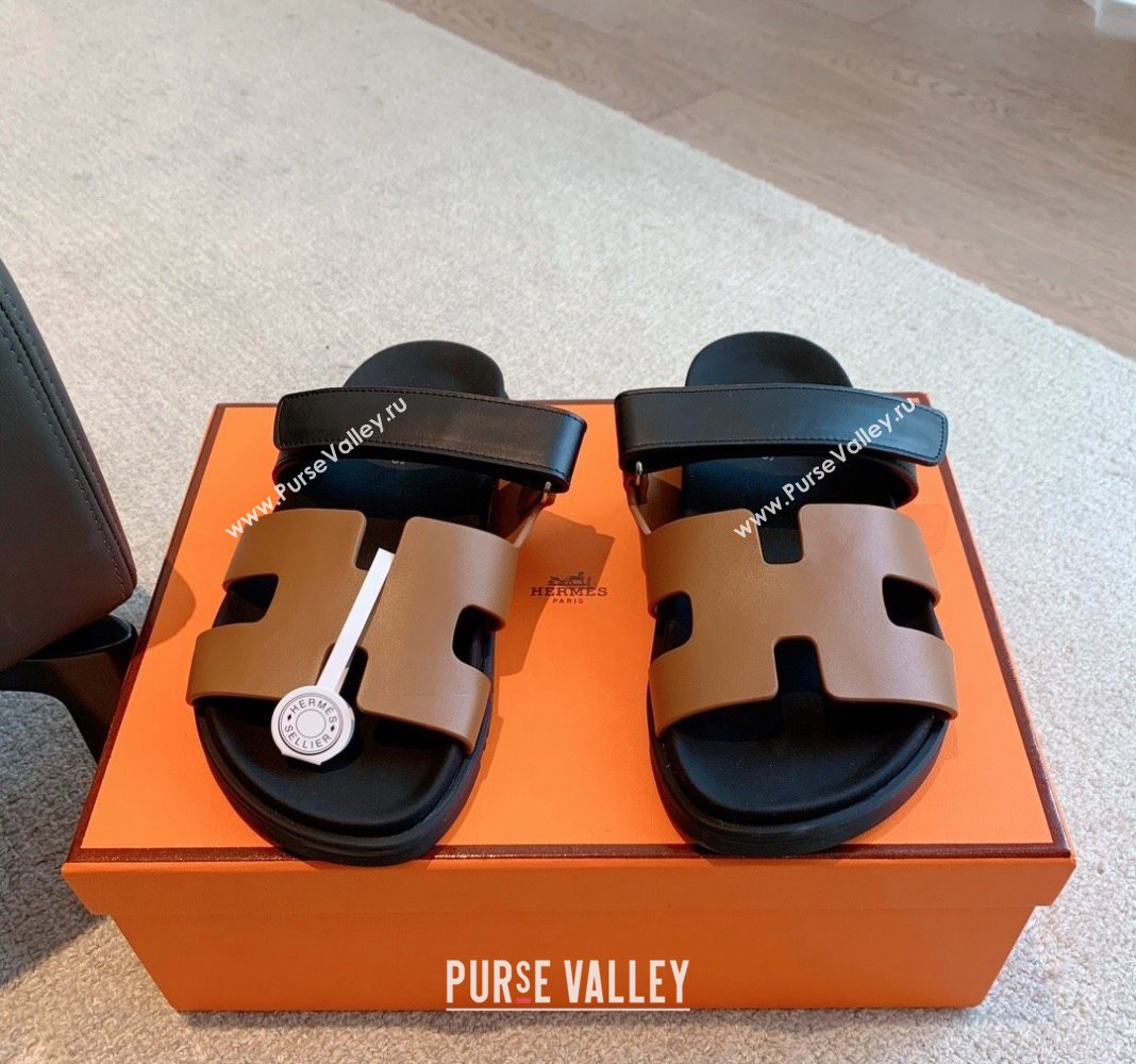 Hermes Chypre Flat Sandals in Smooth Calfskin Brown/Black 2024 0425 (XC-240425172)