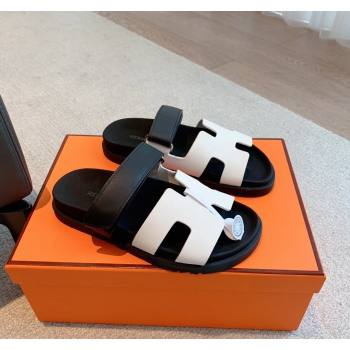 Hermes Chypre Flat Sandals in Smooth Calfskin White2/Black 2024 0425 (XC-240425174)