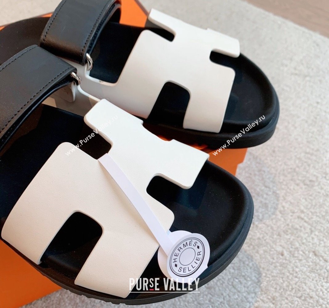 Hermes Chypre Flat Sandals in Smooth Calfskin White2/Black 2024 0425 (XC-240425174)