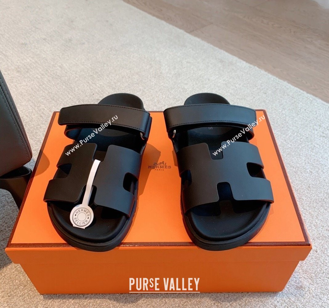 Hermes Chypre Flat Sandals in Smooth Calfskin Black/Silver 2024 0425 (XC-240425176)