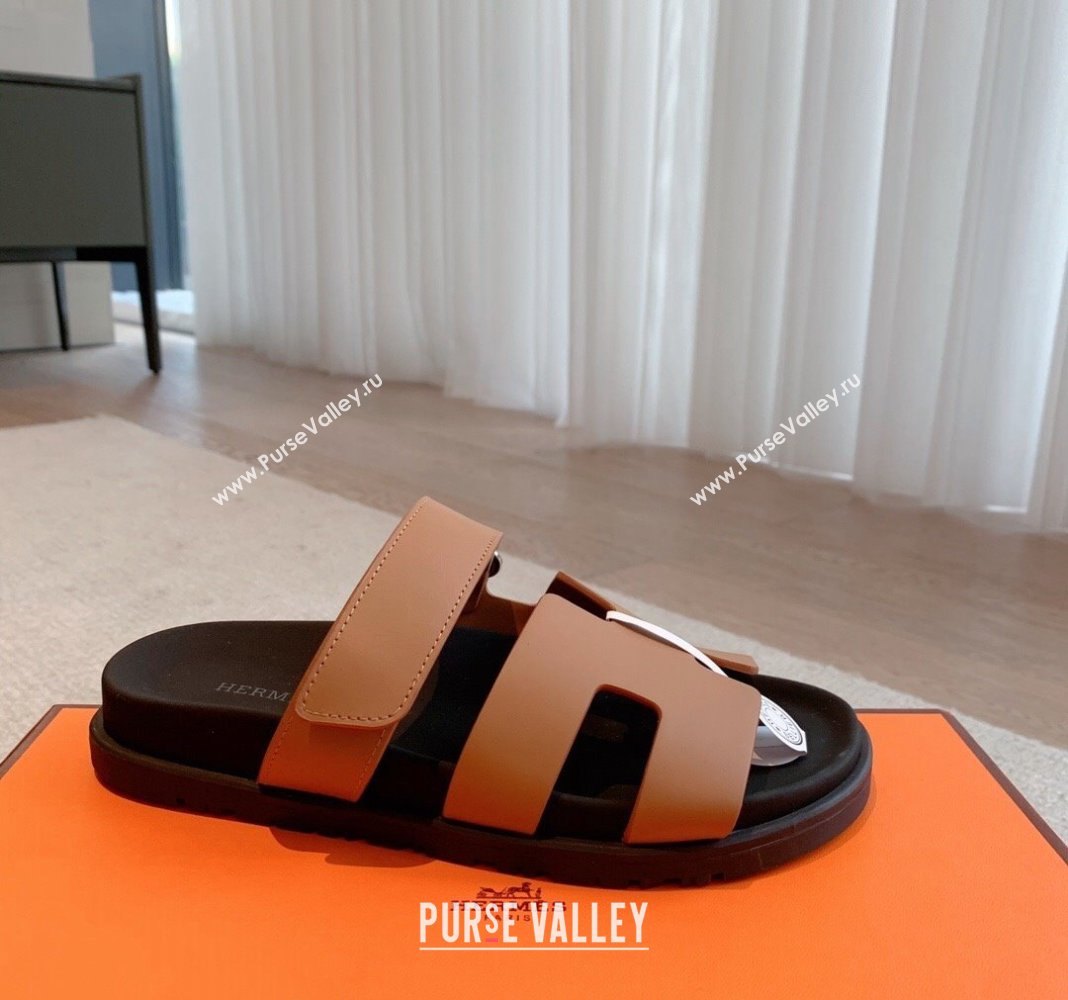 Hermes Chypre Flat Sandals in Smooth Calfskin Brown/Black 2024 0425 (XC-240425179)