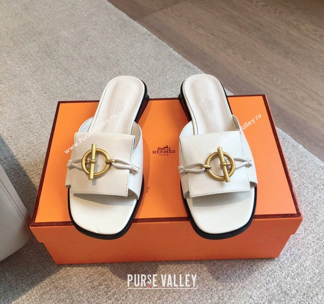 Hermes Isle Flat Slides Sandal in Calfskin with Glenan Buckle White 2024 (XC-240703044)