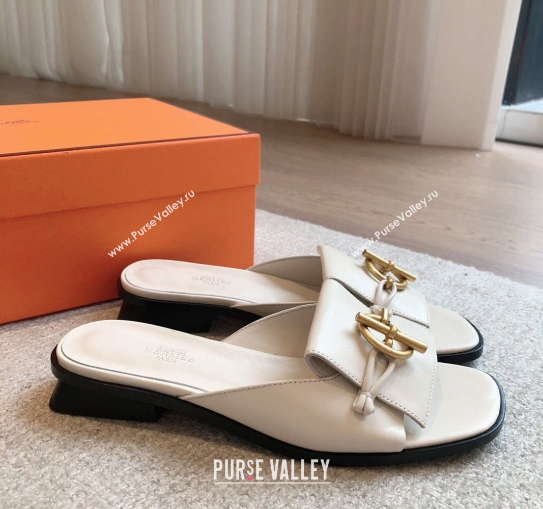 Hermes Isle Flat Slides Sandal in Calfskin with Glenan Buckle White 2024 (XC-240703044)