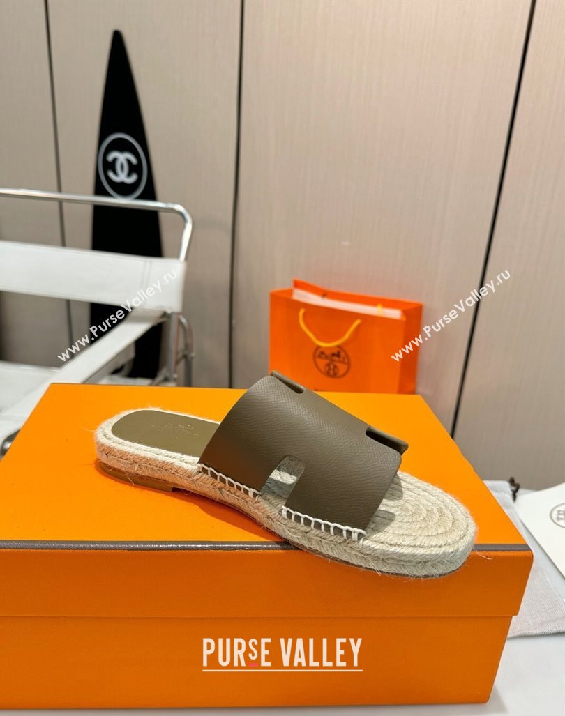 Hermes Izmir Espadrille Flat Slides Sandal in Palm-Grained Leather Khaki Green 2024 0815 (MD-240815062)