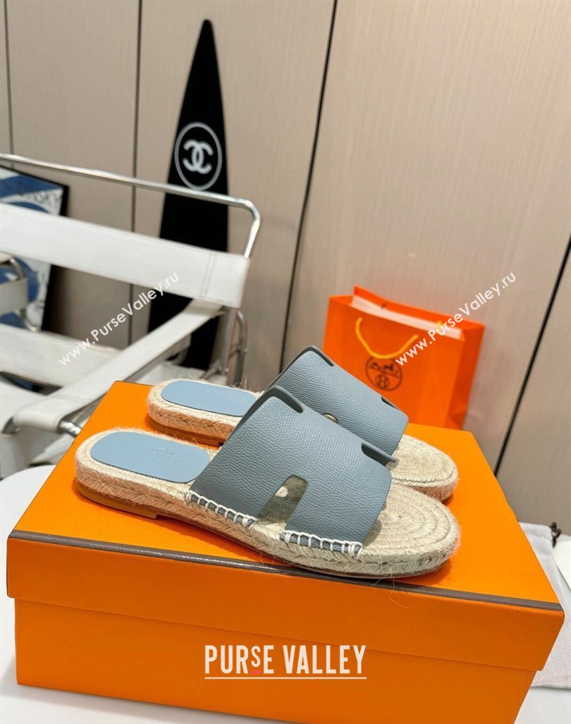 Hermes Izmir Espadrille Flat Slides Sandal in Palm-Grained Leather Light Grey 2024 0815 (MD-240815064)