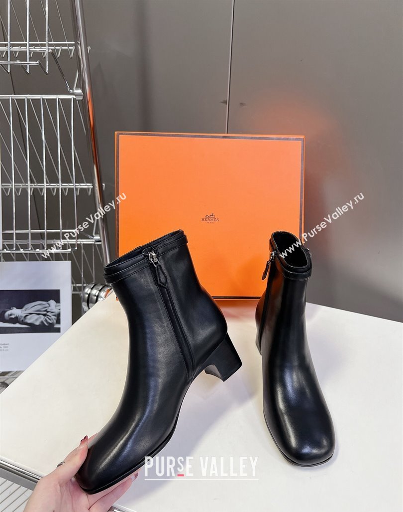 Hermes Imperial Heel Ankle Boots 5cm in Black Calfskin with Mini Paris Buckle 2024  (MD-240907042)