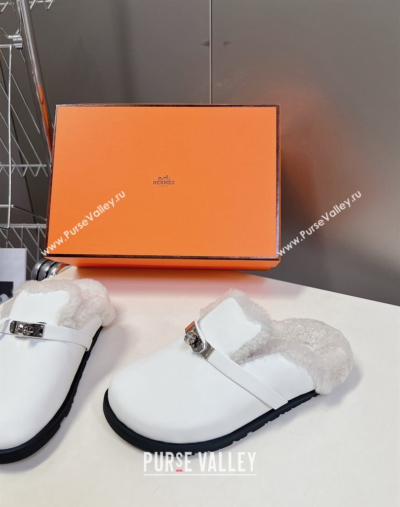 Hermes Kelly Buckle Mules in Calfskin and Wool Fur White 2024 H1000802 (MD-241008109)