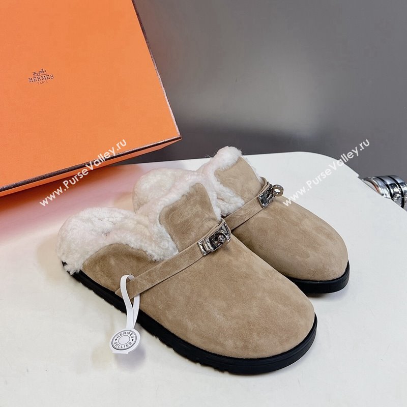 Hermes Kelly Buckle Mules in Suede and Wool Fur Grey 2024 H1000802 (MD-241008106)