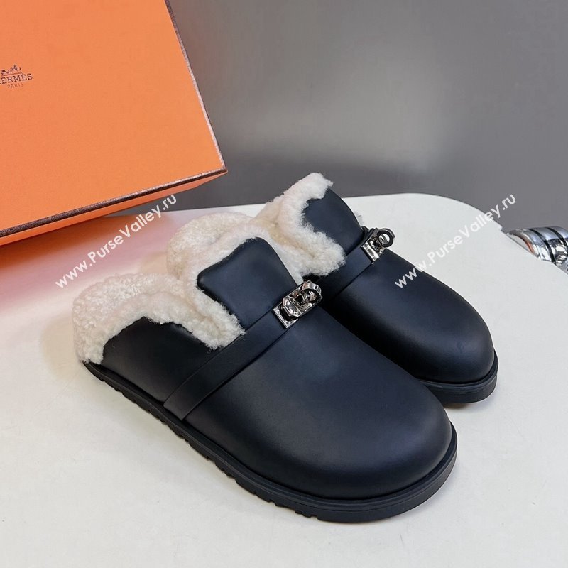 Hermes Kelly Buckle Mules in Calfskin and Wool Fur Black 2024 H1000802 (MD-241008108)