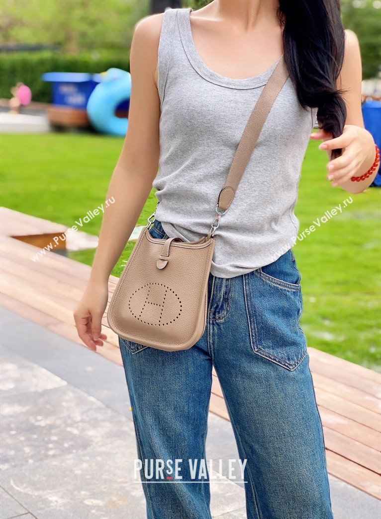 Hermes Evelyne Mini Bag 18cm in Togo Calfskin Dove Grey 2025 0118 (FL-250118028)