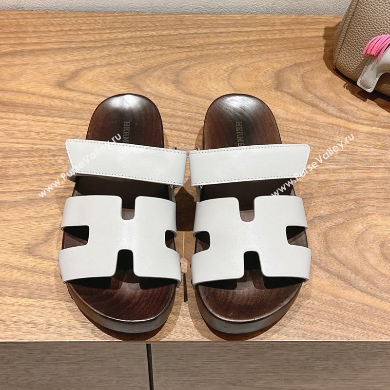 Hermes Kos Clog Slides Sandal 4cm in Calfskin Leather and Wood Outsole Pale Grey 2025 0419 (XC-250419050)