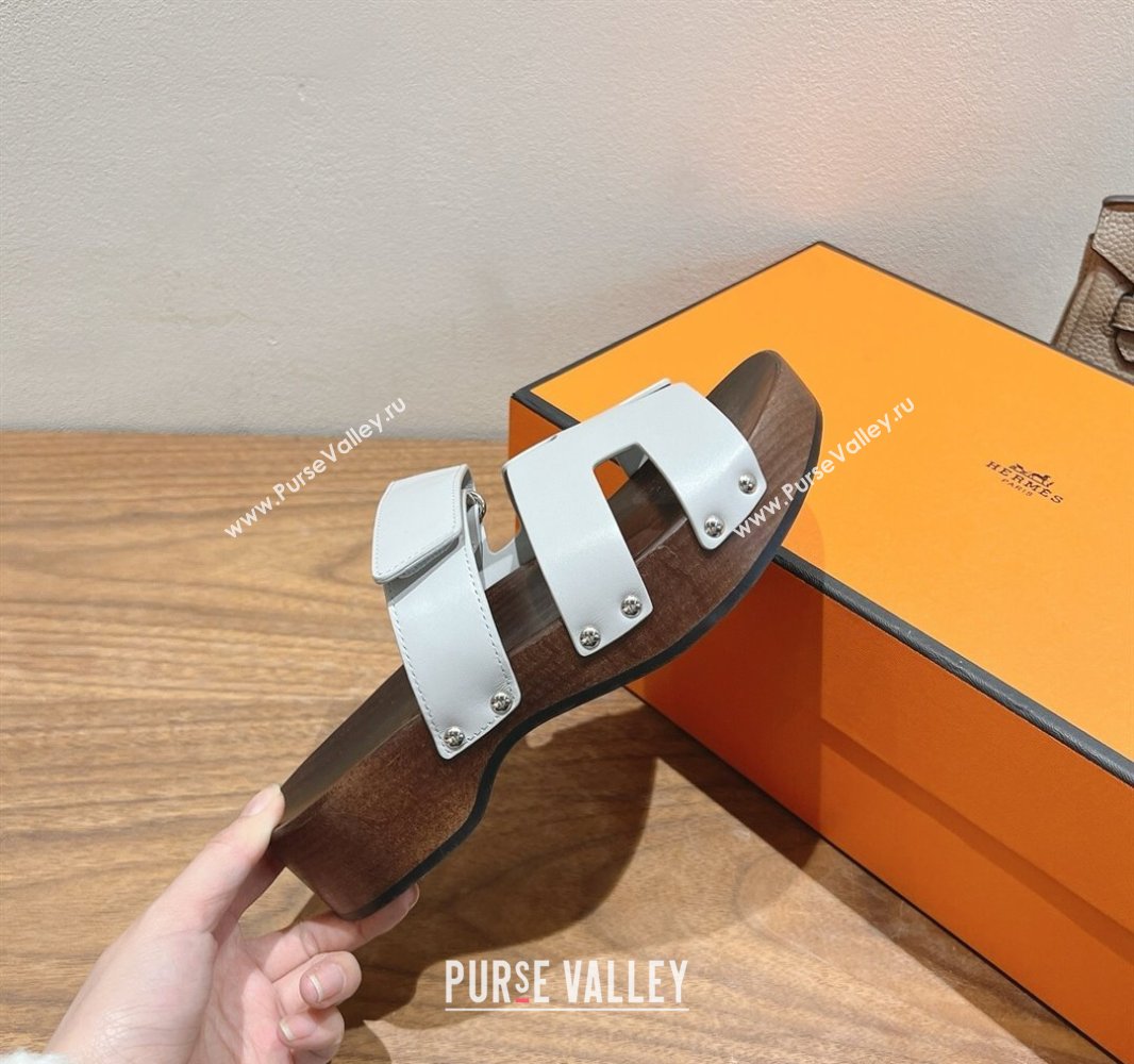 Hermes Kos Clog Slides Sandal 4cm in Calfskin Leather and Wood Outsole Pale Grey 2025 0419 (XC-250419050)