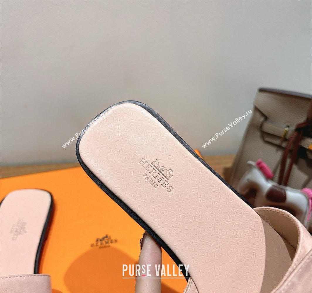 Hermes Giulia Flat Slides Sandal in Suede with Kelly Buckle and Studs Light Pink 2025 0421 (XC-250421004)