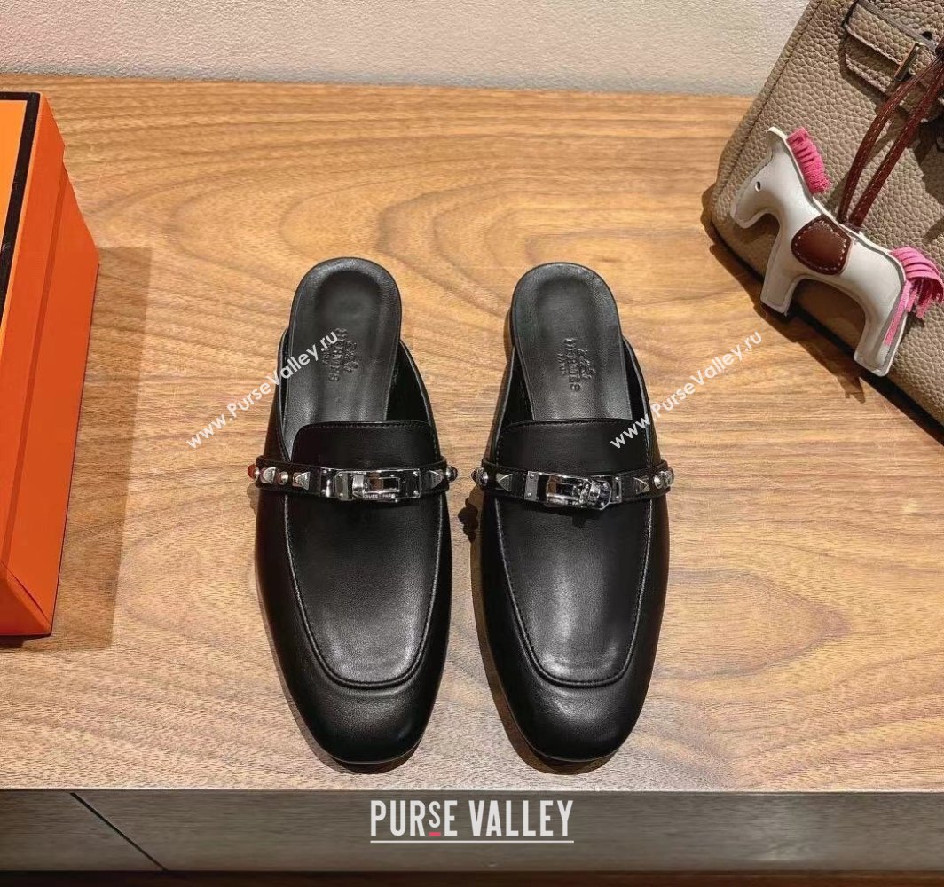 Hermes Oz Flat Mules in Calfskin with Kelly Buckle and Studs Black 2025 0421 (XC-250421008)