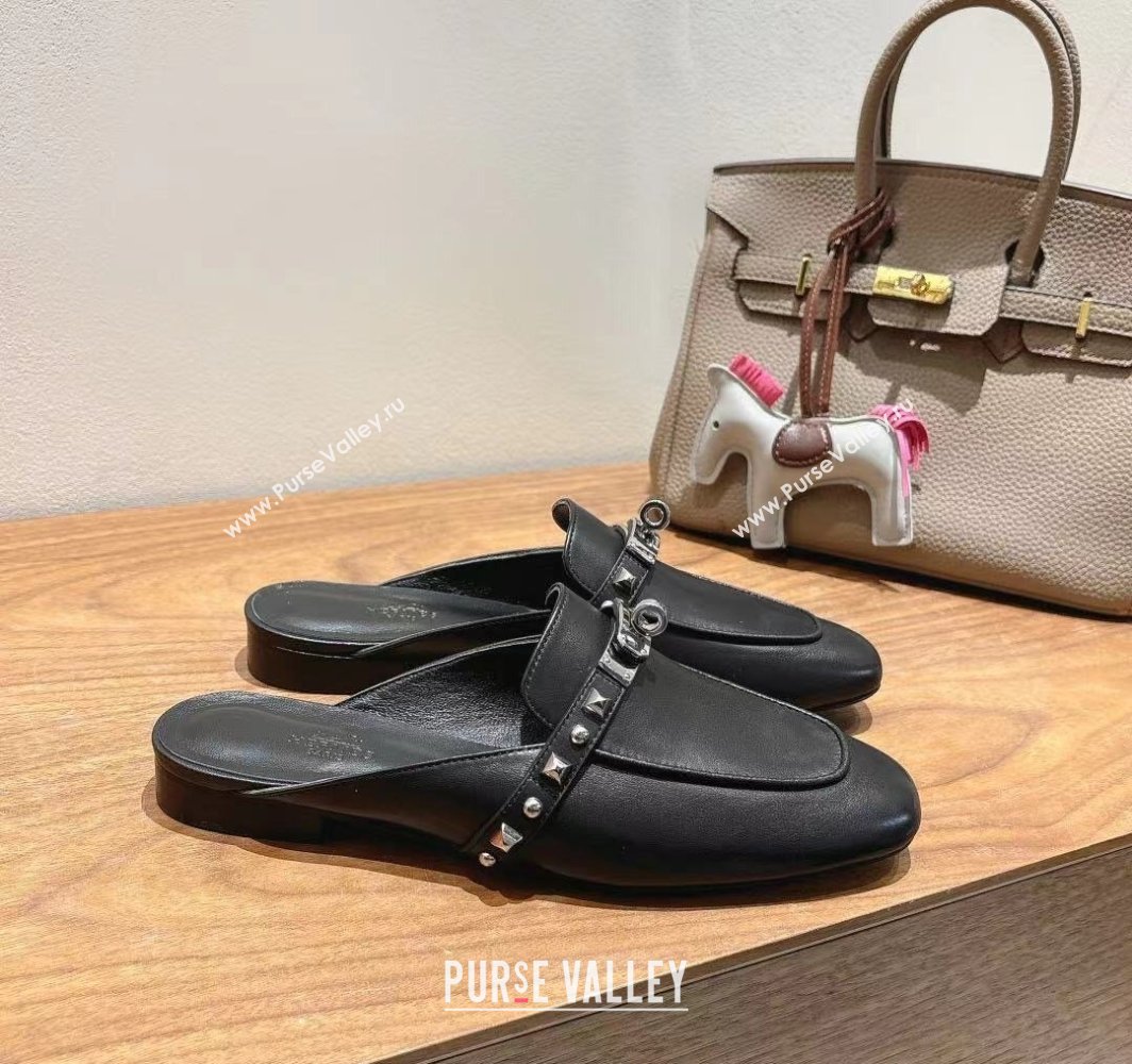 Hermes Oz Flat Mules in Calfskin with Kelly Buckle and Studs Black 2025 0421 (XC-250421008)