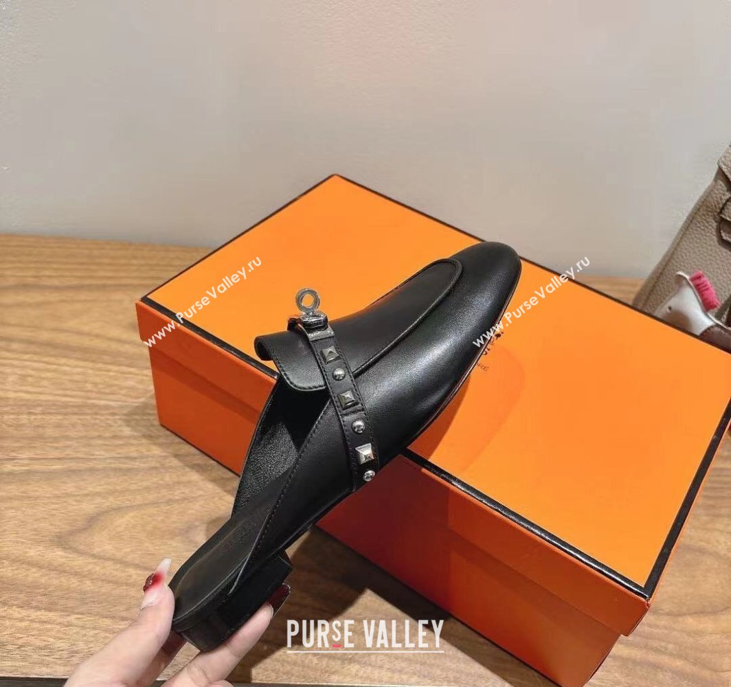 Hermes Oz Flat Mules in Calfskin with Kelly Buckle and Studs Black 2025 0421 (XC-250421008)