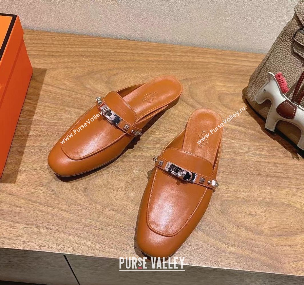 Hermes Oz Flat Mules in Calfskin with Kelly Buckle and Studs Brown 2025 0421 (XC-250421009)