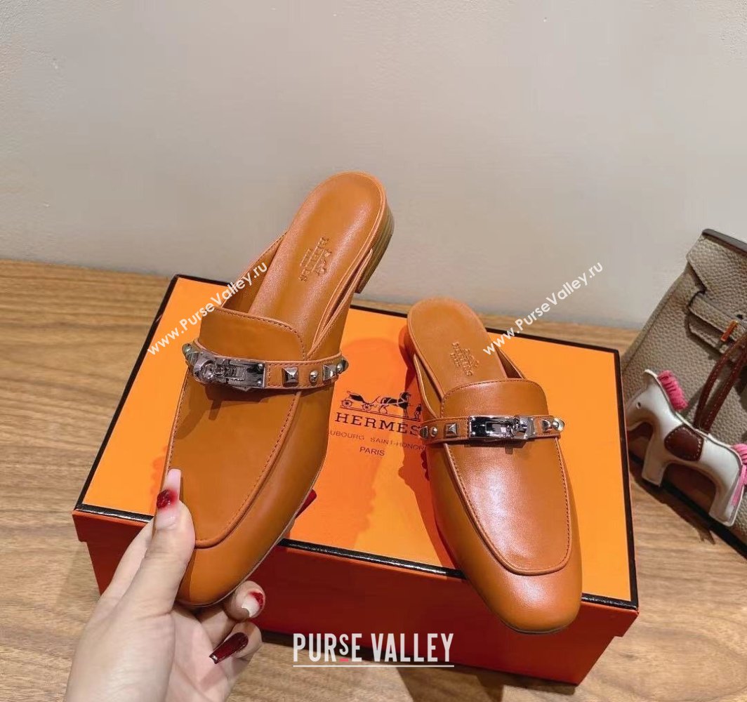 Hermes Oz Flat Mules in Calfskin with Kelly Buckle and Studs Brown 2025 0421 (XC-250421009)