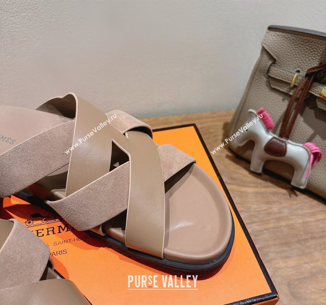 Hermes Kazimir Flat Slides Sandal in Woven Suede and Calfskin Leather Elephant Grey 2025 0419 (XC-250419097)