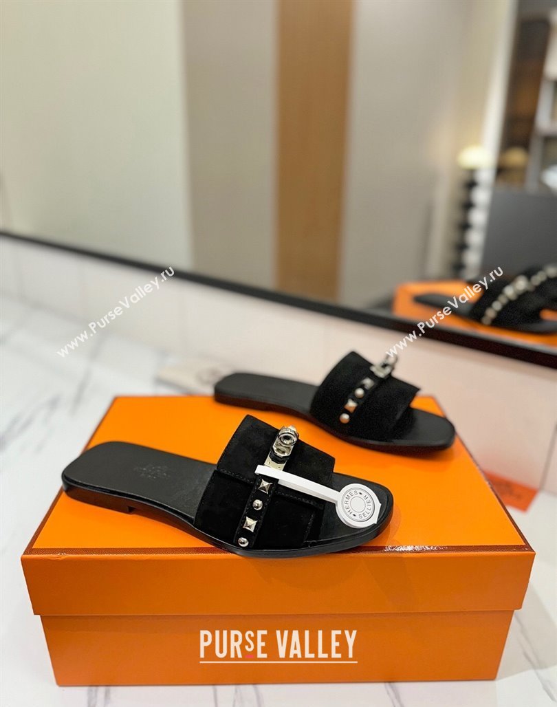 Hermes Giulia Flat Slides Sandal in Suede with Kelly Buckle and Studs Black 2025 0421 (MD-250421026)