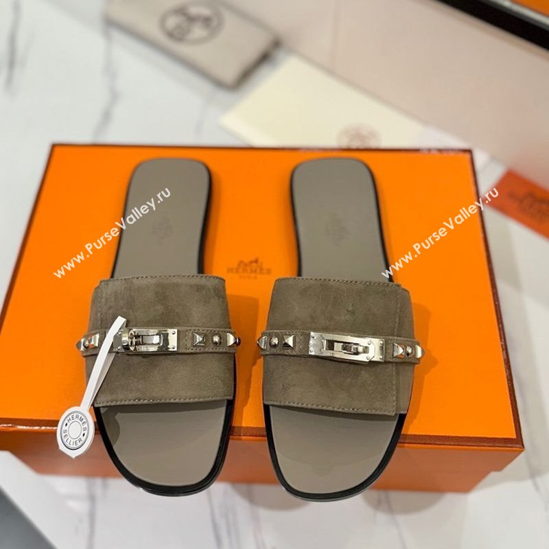 Hermes Giulia Flat Slides Sandal in Suede with Kelly Buckle and Studs Grey 2025 0421 (MD-250421030)
