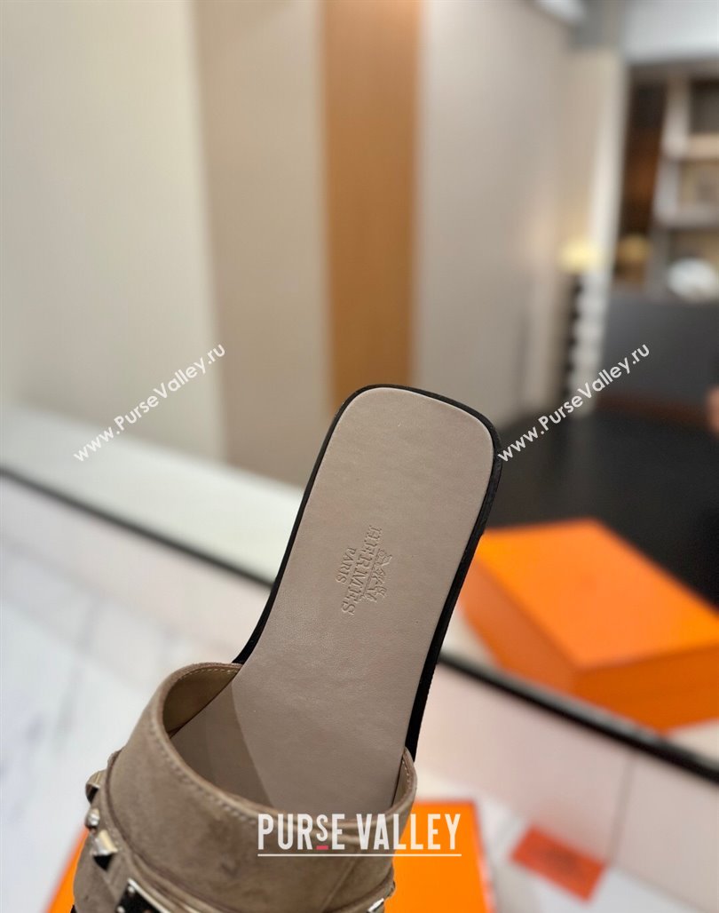 Hermes Giulia Flat Slides Sandal in Suede with Kelly Buckle and Studs Grey 2025 0421 (MD-250421030)