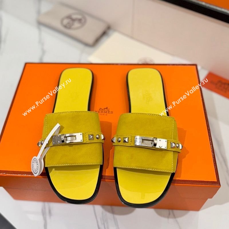 Hermes Giulia Flat Slides Sandal in Suede with Kelly Buckle and Studs Yellow 2025 0421 (MD-250421031)