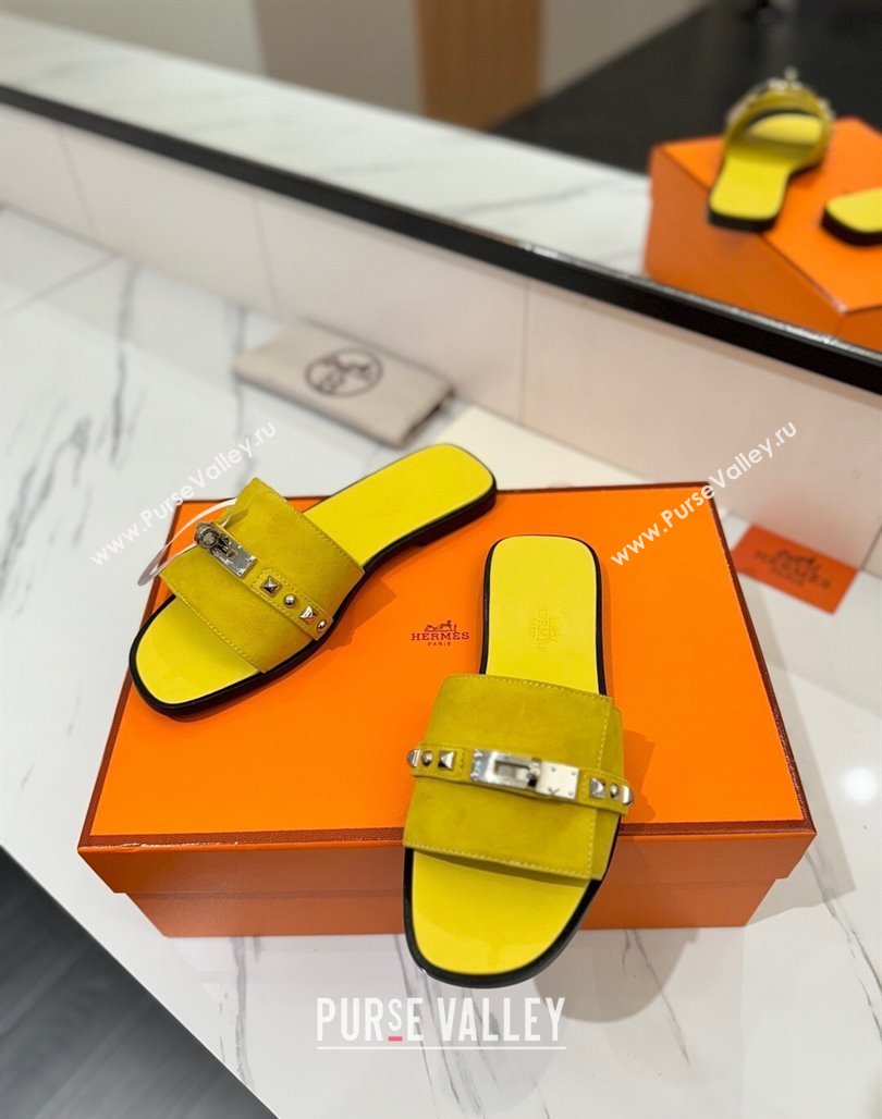 Hermes Giulia Flat Slides Sandal in Suede with Kelly Buckle and Studs Yellow 2025 0421 (MD-250421031)
