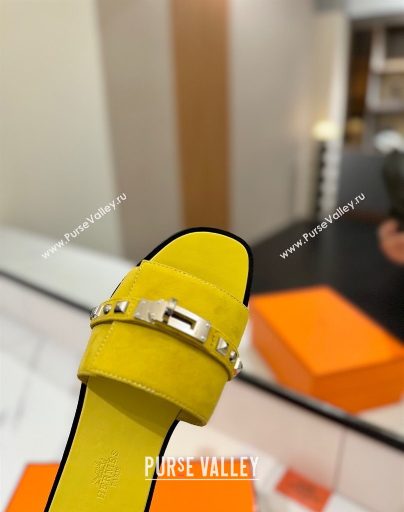 Hermes Giulia Flat Slides Sandal in Suede with Kelly Buckle and Studs Yellow 2025 0421 (MD-250421031)