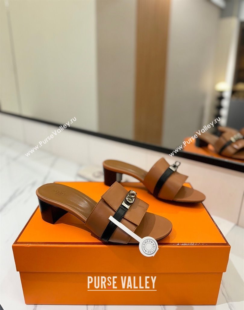 Hermes Gigi Heel Slides Sandal 4.5cm in Calfskin Leather with Kelly Buckle Brown 2025 0421 (MD-250421033)
