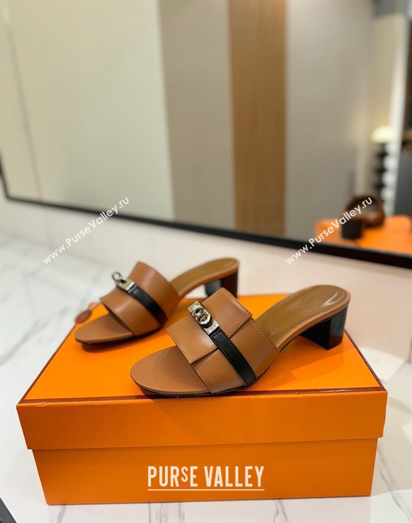 Hermes Gigi Heel Slides Sandal 4.5cm in Calfskin Leather with Kelly Buckle Brown 2025 0421 (MD-250421033)