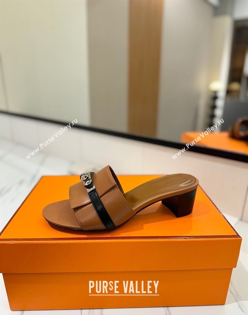 Hermes Gigi Heel Slides Sandal 4.5cm in Calfskin Leather with Kelly Buckle Brown 2025 0421 (MD-250421033)