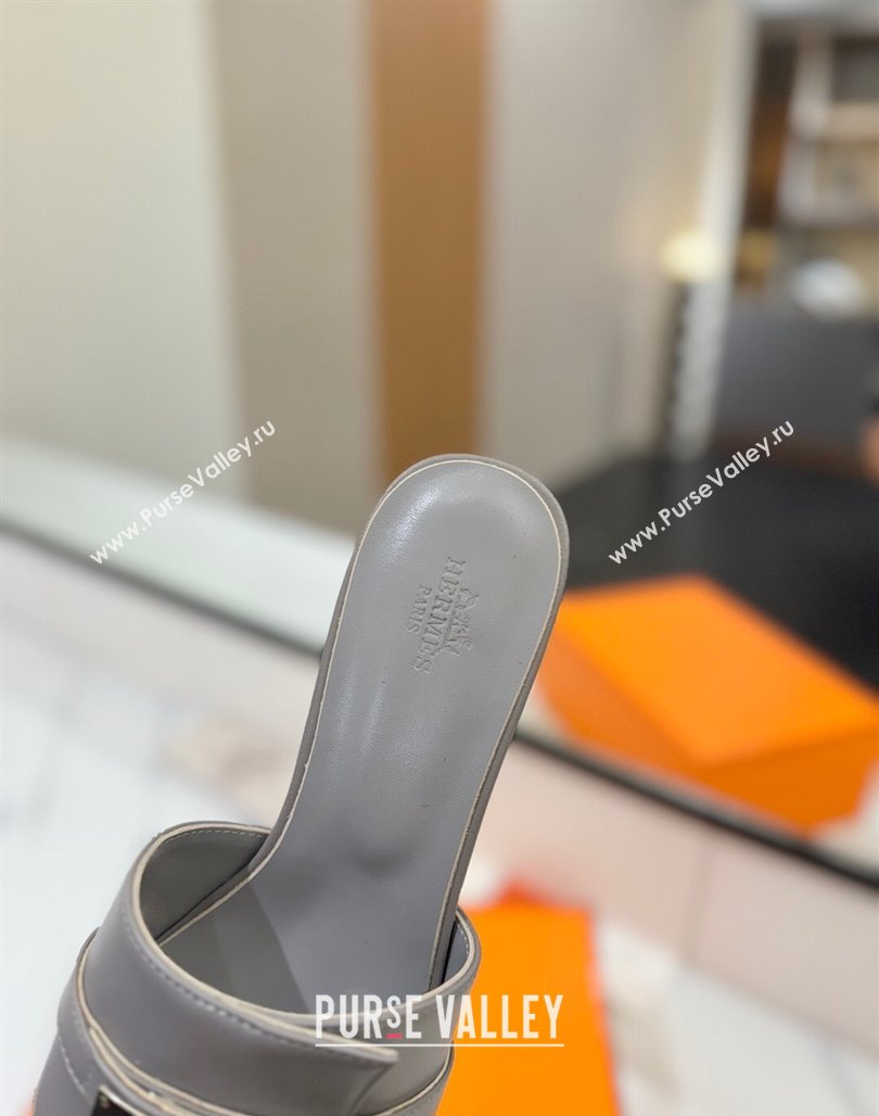 Hermes Gigi Heel Slides Sandal 4.5cm in Smooth Calfskin with Kelly Buckle Grey 2025 0421 (MD-250421035)