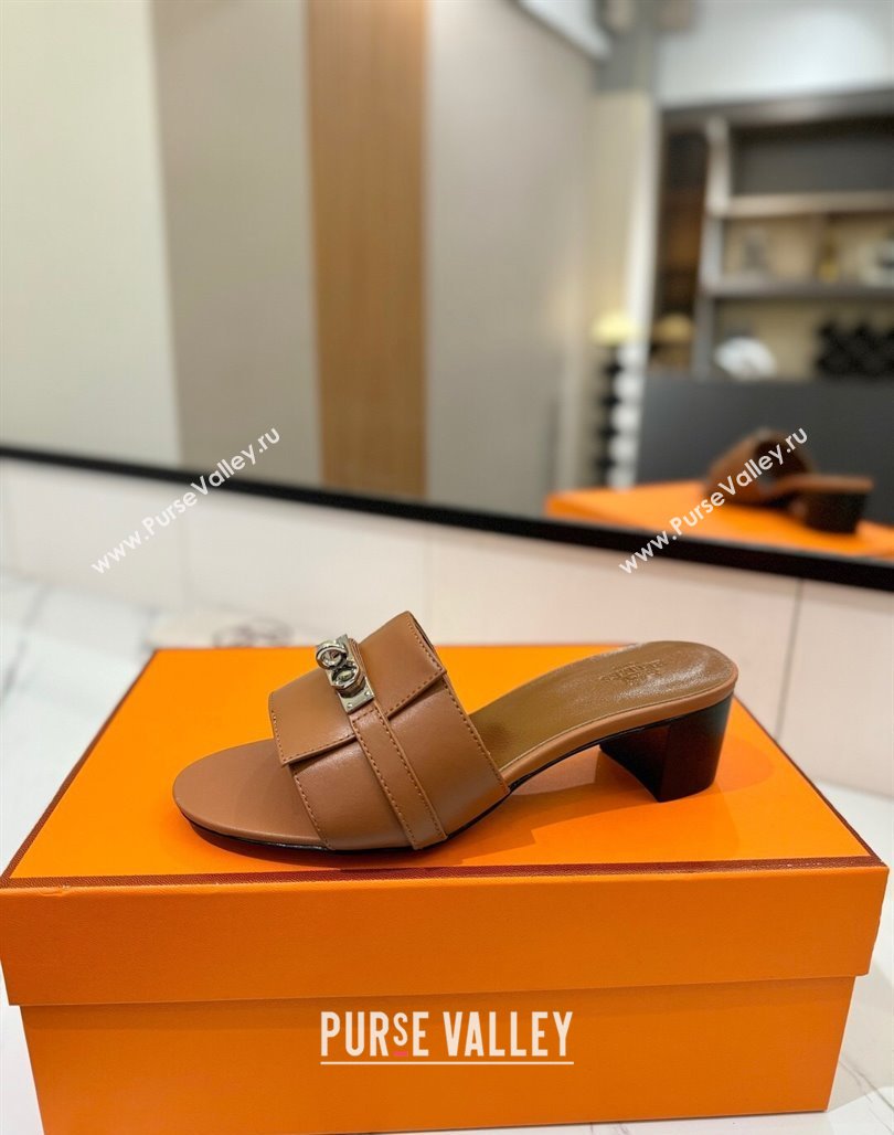 Hermes Gigi Heel Slides Sandal 4.5cm in Smooth Calfskin with Kelly Buckle Brown 2025 0421 (MD-250421040)