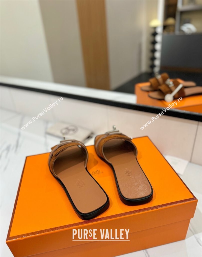 Hermes Giulia Flat Slides Sandal in Suede with Kelly Buckle Strap Brown 2025 0421 (MD-250421048)