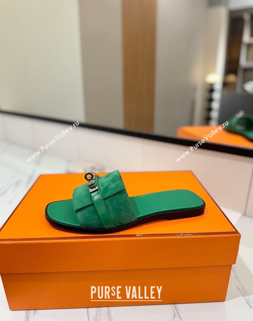Hermes Giulia Flat Slides Sandal in Suede with Kelly Buckle Strap Green 2025 0421 (MD-250421050)