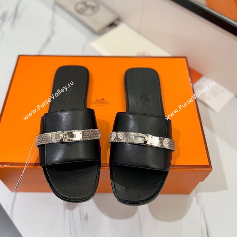 Hermes Giulia Flat Slides Sandal in Calfskin Leather with Kelly Buckle Strap Black 2025 0421 (MD-250421051)
